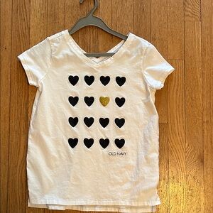 Old Navy White Short-Sleeve Tee with Black and Gold Heart Grid